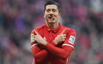 满贯体育热评-丹麦队替补席激情庆祝