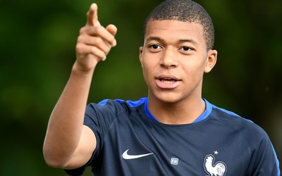 满贯体育热评-乌克兰队客场虫终于赢球了